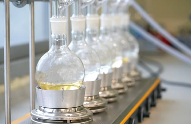 Conheça os quatro diferentes tipos de destilação e as singularidades de cada processo